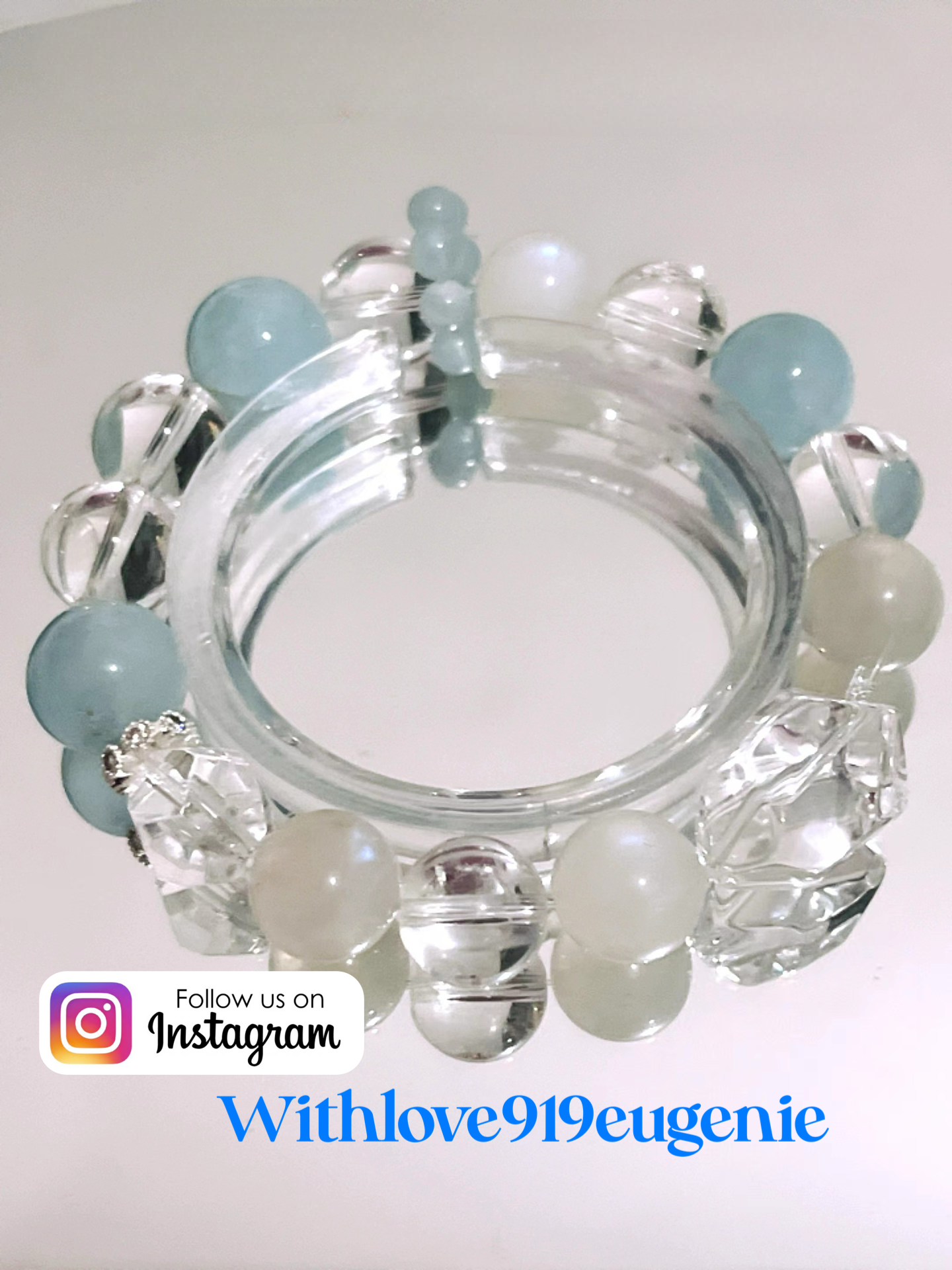 Customized gemstones bracelets for Zodiacs and 16 personalities.