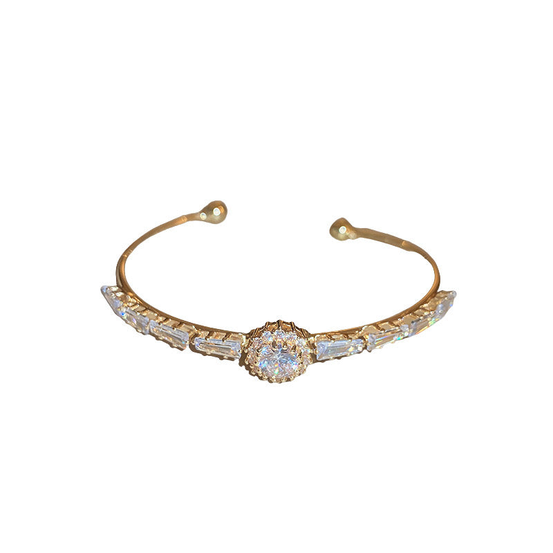 Elegant zircon Bangle