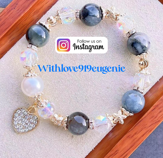 Customized gemstones bracelets for Zodiacs and 16 personalities.